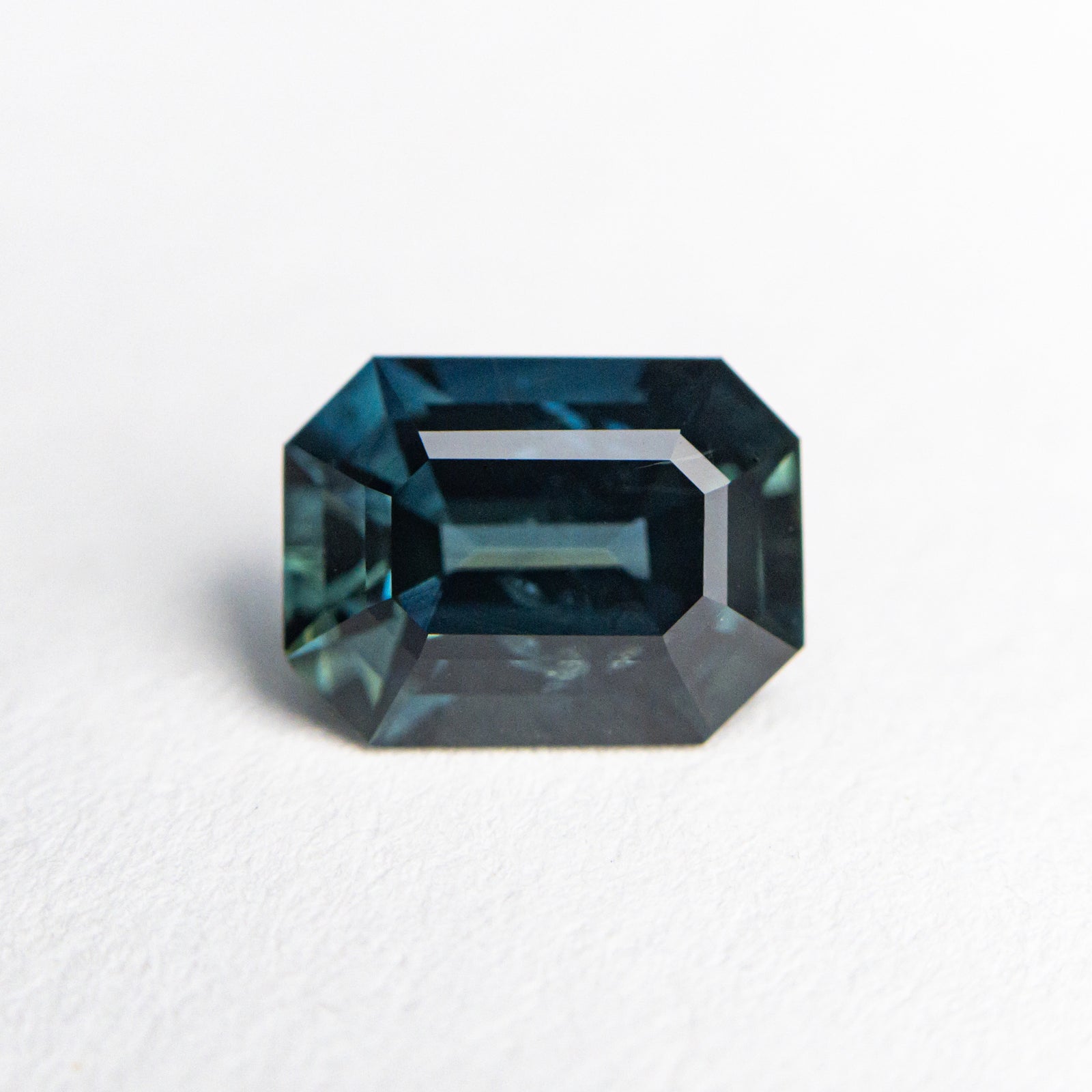 1.73ct 7.70x5.79x4.07mm Cut Corner Rectangle Sapphire 20995-05