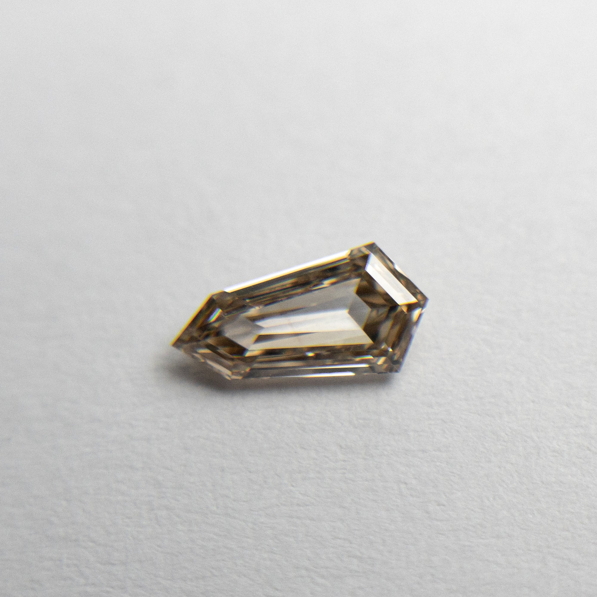 0.41ct 7.33x3.68x1.99mm Kite Step Cut 19163-25 🇨🇦 - Misfit Diamonds