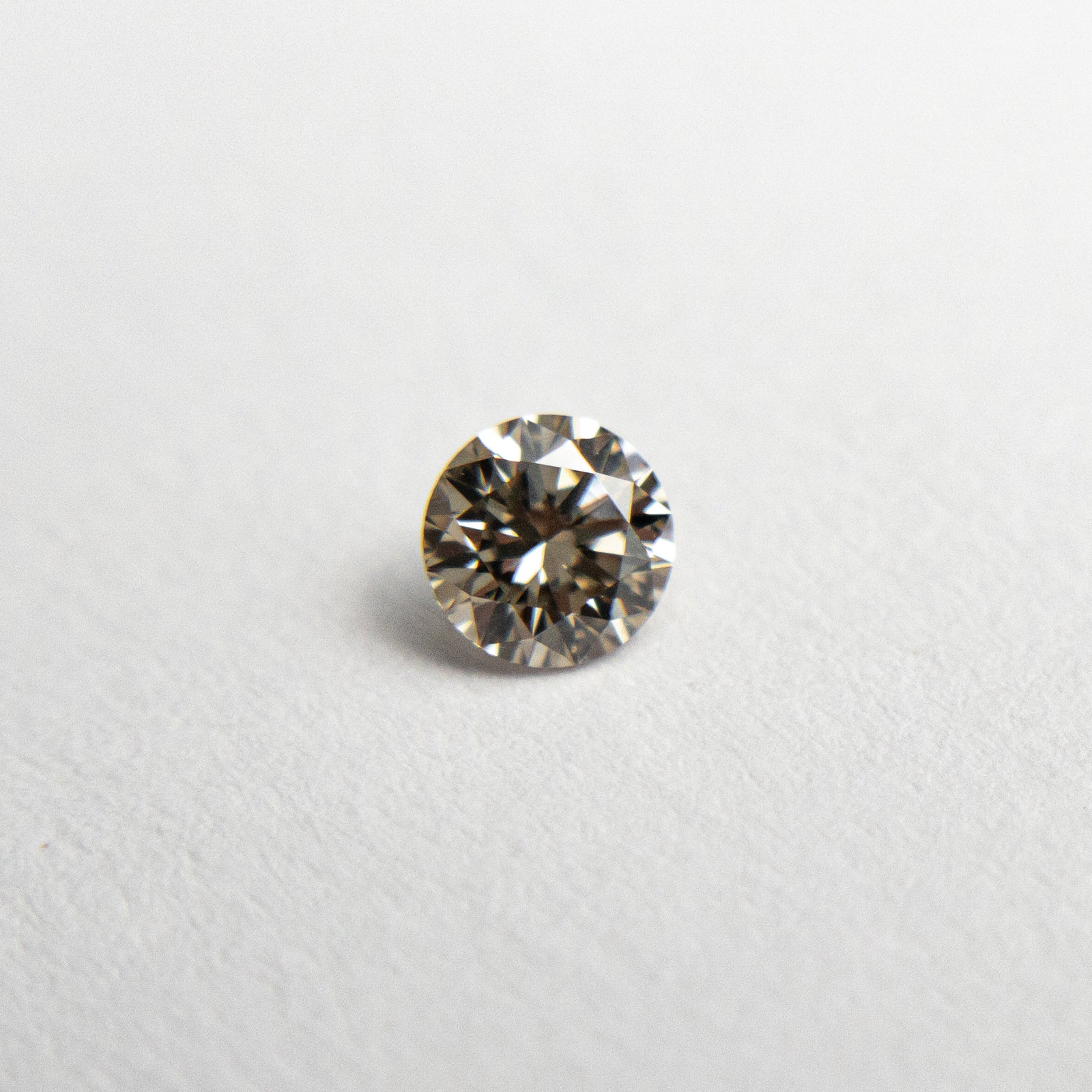 0.15ct 3.36x3.35x2.12mm Round Brilliant 19163-07 🇨🇦 - Misfit Diamonds