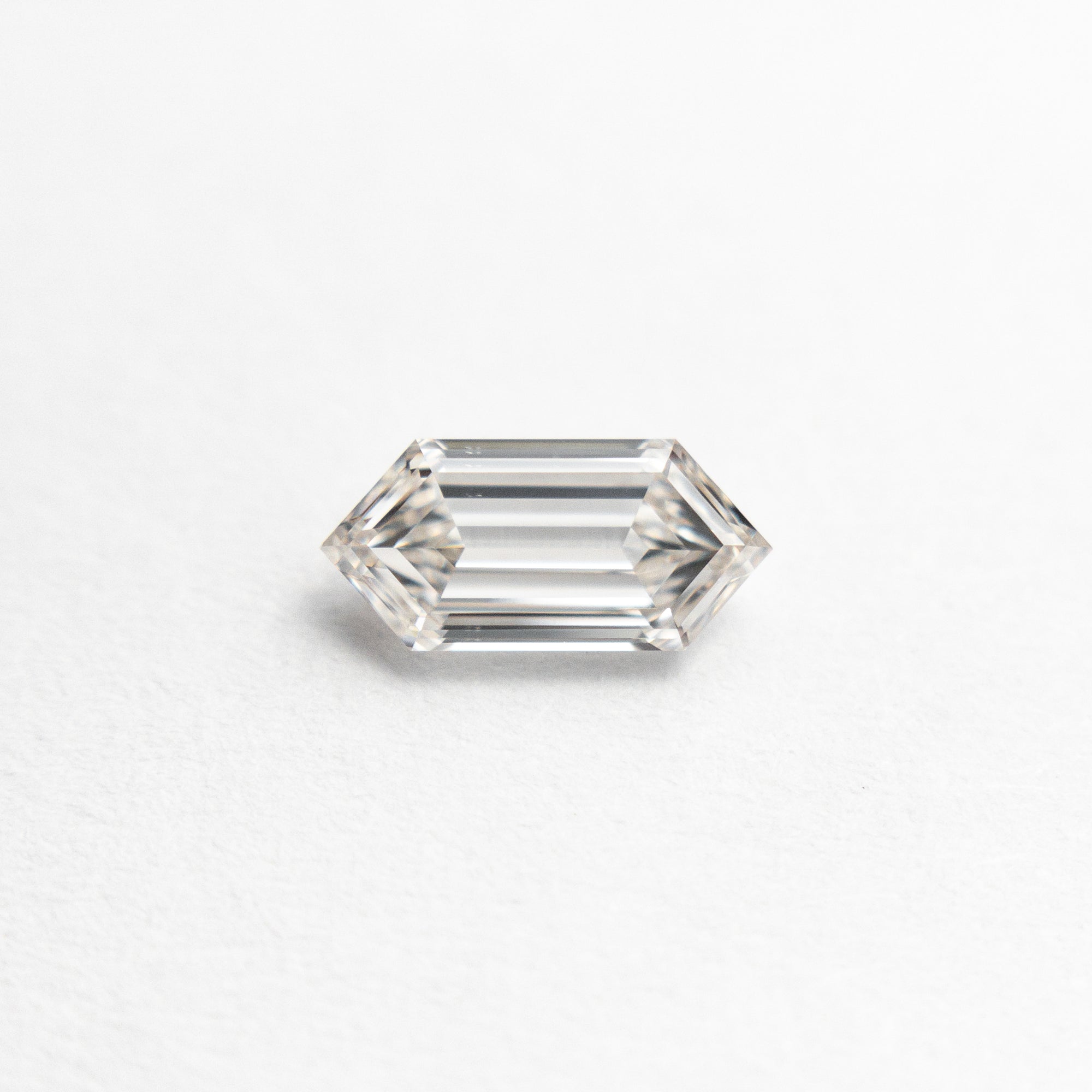 0.45ct 7.10x3.36x2.09mm VS1 J-K Hexagon Step Cut 🇨🇦 21386-01