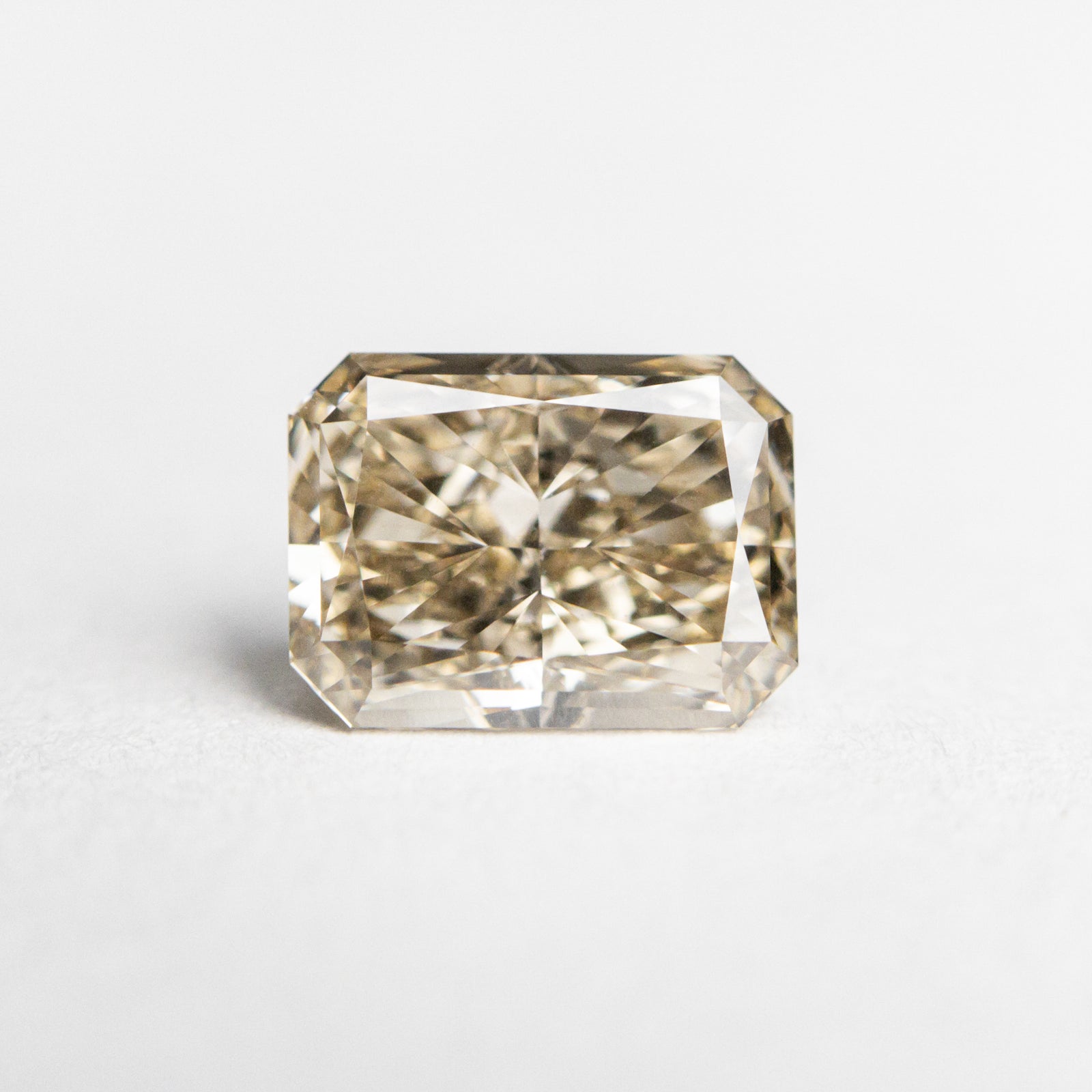 1.33ct 7.35x5.47x3.55mm GIA VS1 Champagne Cut Corner Rectangle Brilliant 21598-01