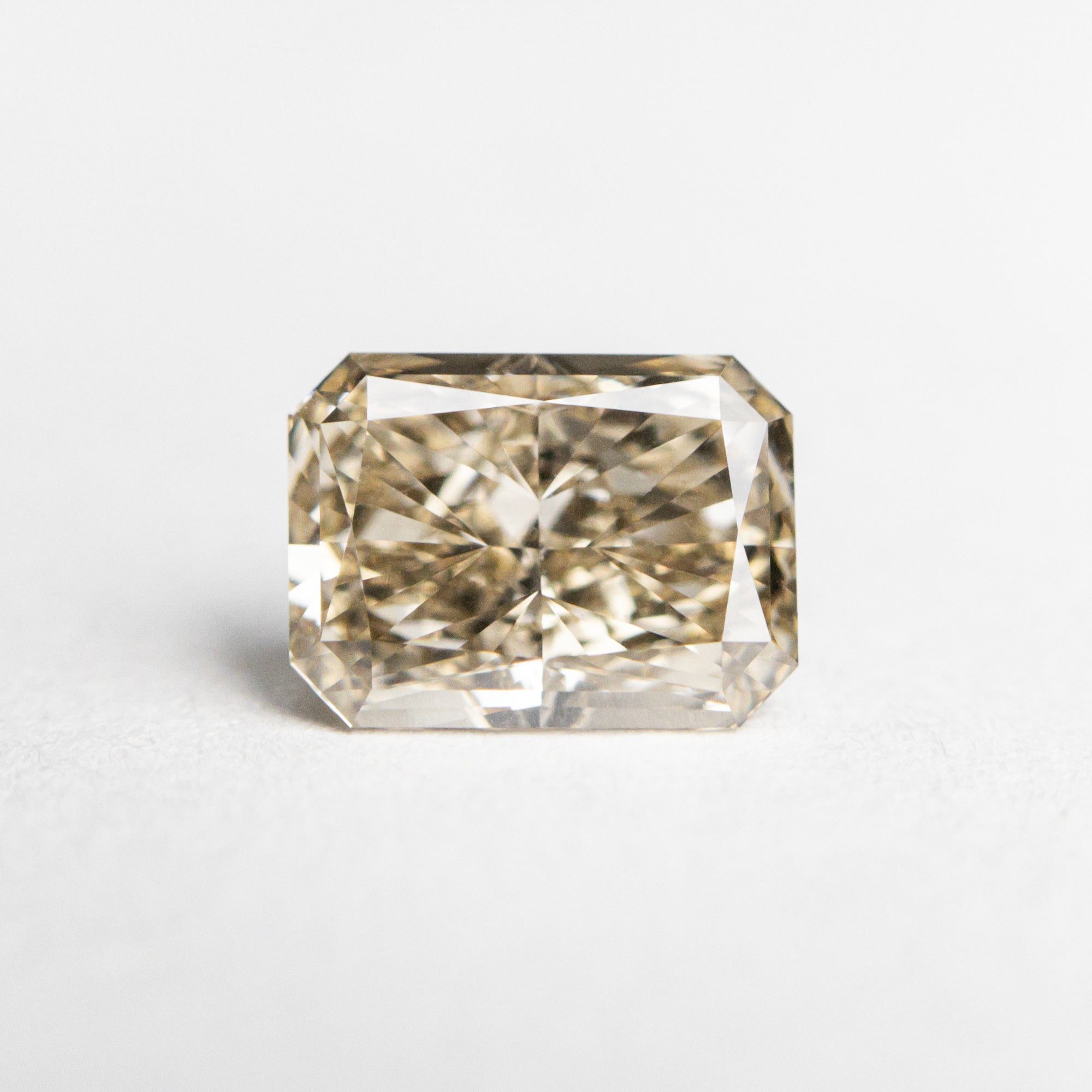 1.33ct 7.35x5.47x3.55mm GIA VS1 Champagne Cut Corner Rectangle Brilliant 21598-01