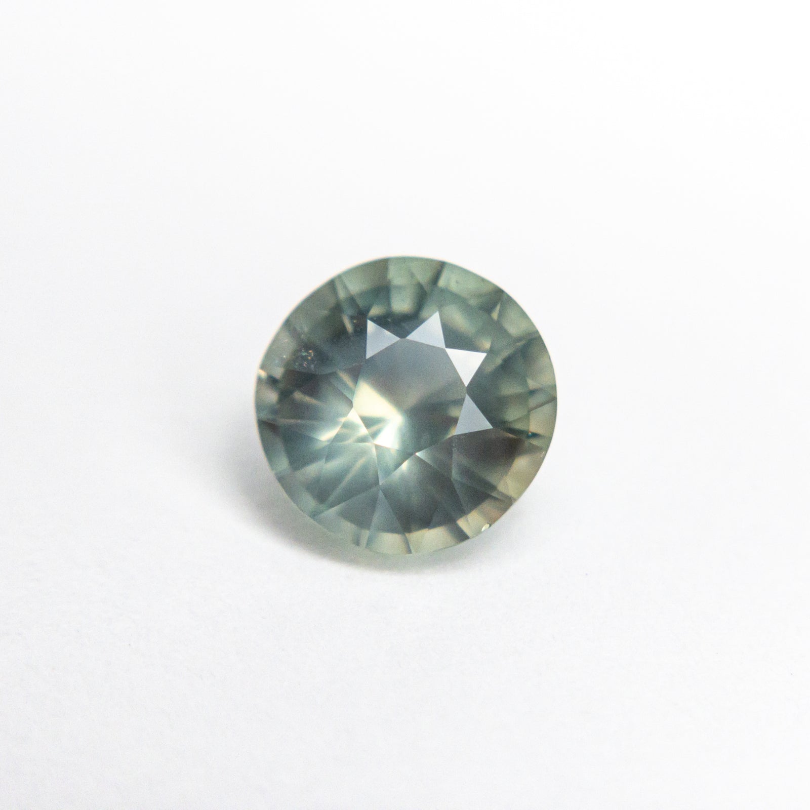 1.53ct 6.91x6.75x4.41mm Round Brilliant Sapphire 21975-01