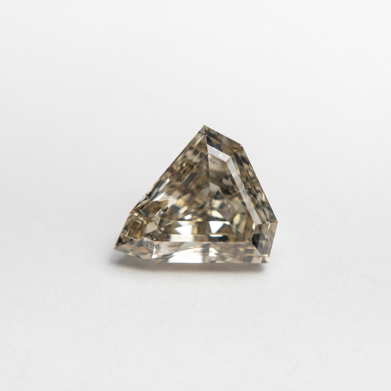 1.28ct 7.39x6.99x4.04mm I1 Shield Step Cut 19164-18 🇨🇦 - Misfit Diamonds