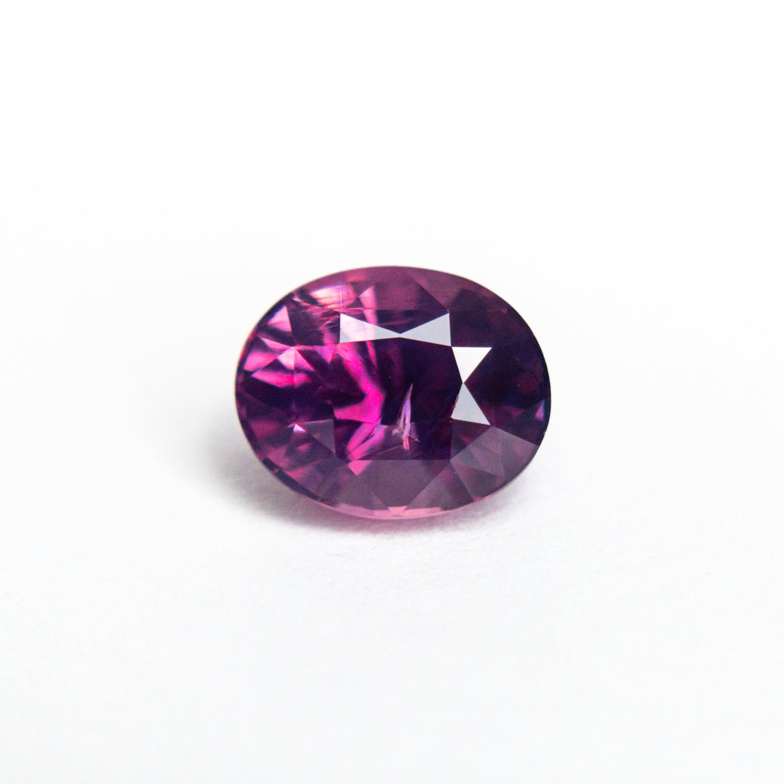 1.67ct 7.30x5.96x4.72mm Oval Brilliant Sapphire 22049-01