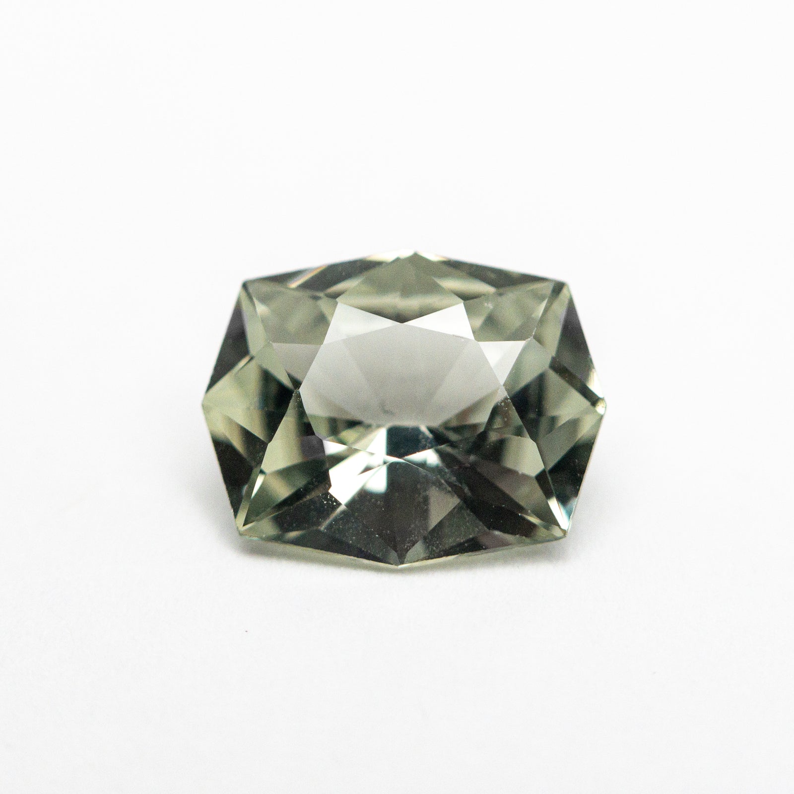 1.64ct 8.42x6.76x3.74mm Octagon Brilliant Sapphire 22501-01