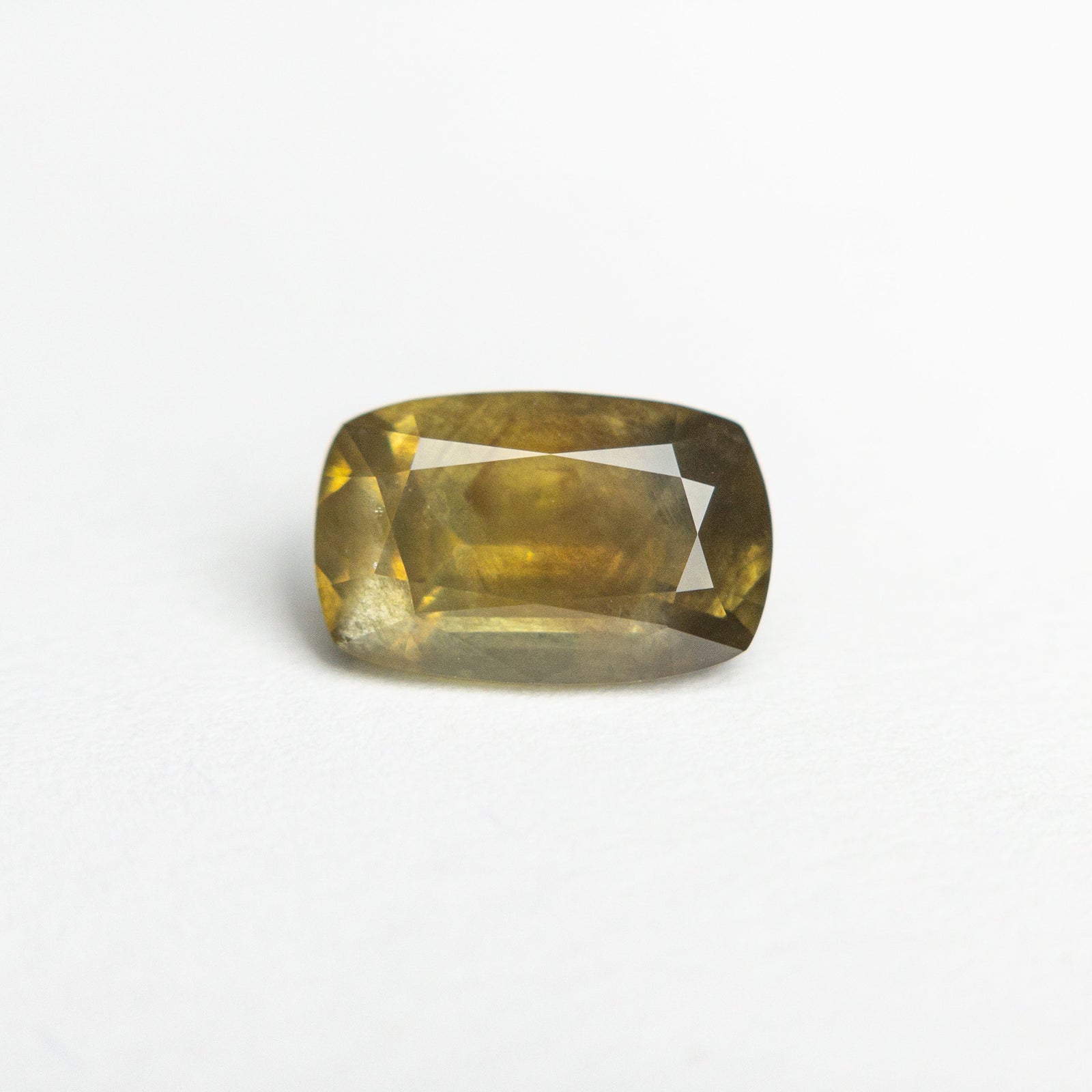 1.43ct 8.12x5.28x3.54mm Cushion Brilliant Sapphire 22682-05