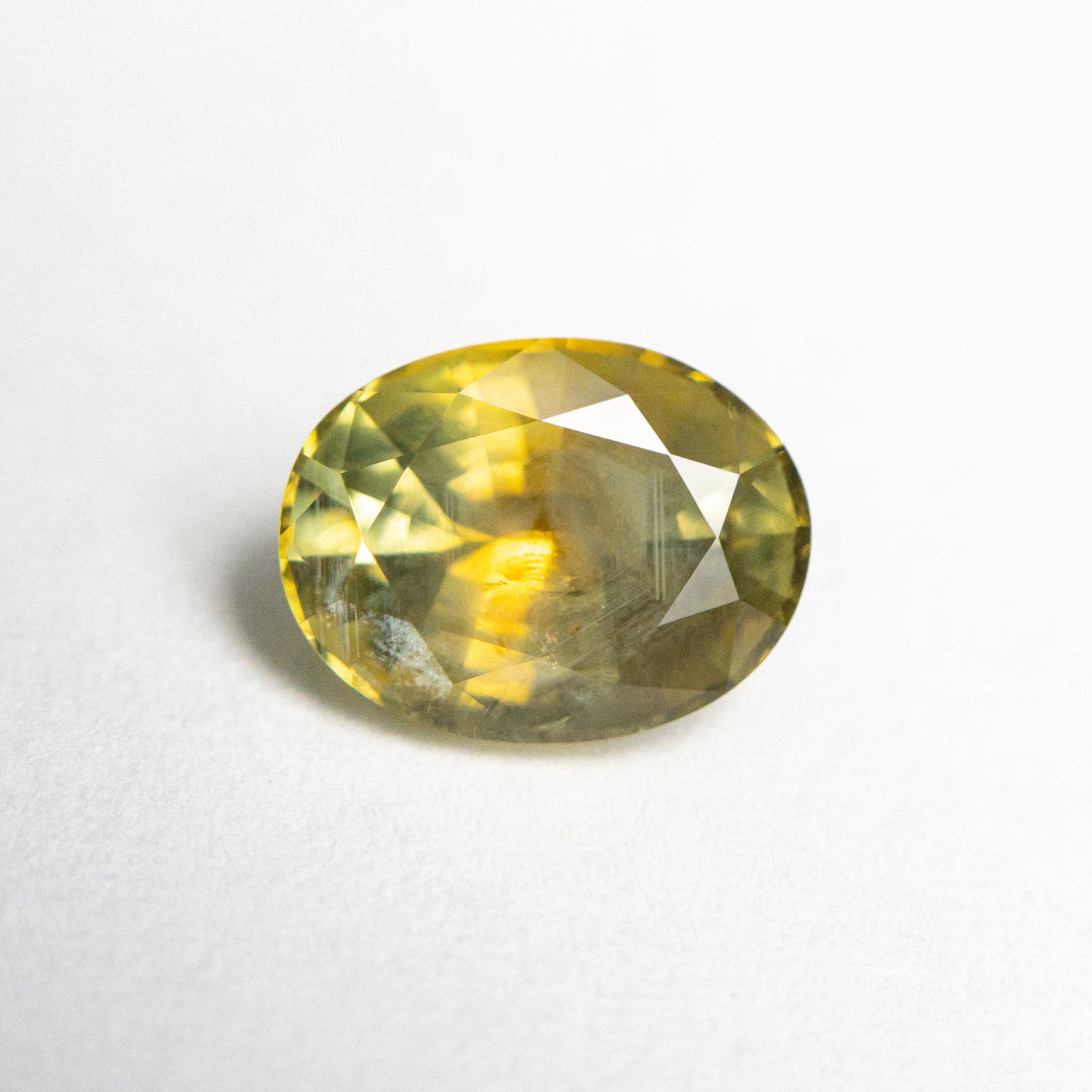 1.67ct 7.83x5.98x4.24mm Oval Brilliant Sapphire 22697-03