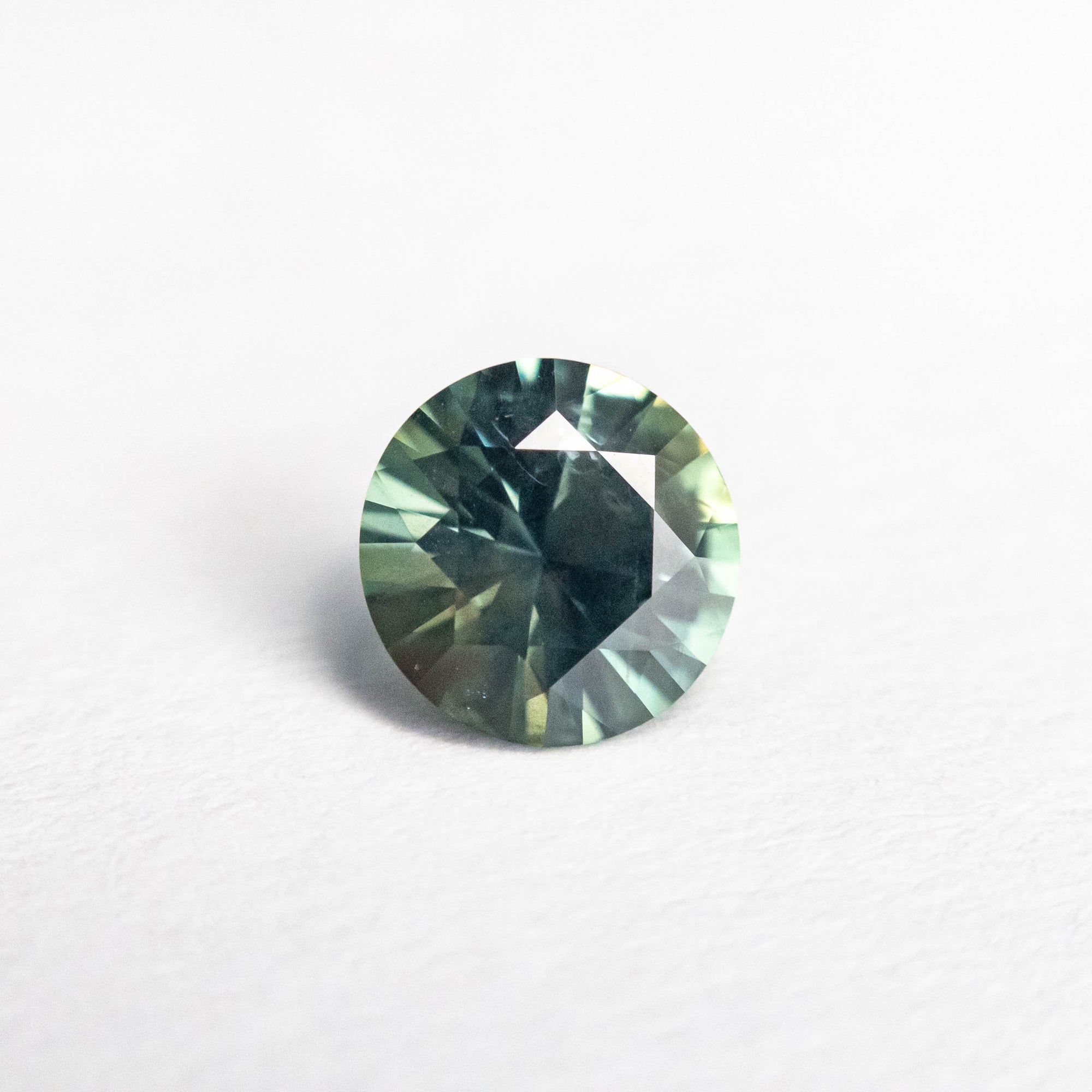 0.68ct 5.64x5.54x3.40mm Round Brilliant Sapphire 22698-04