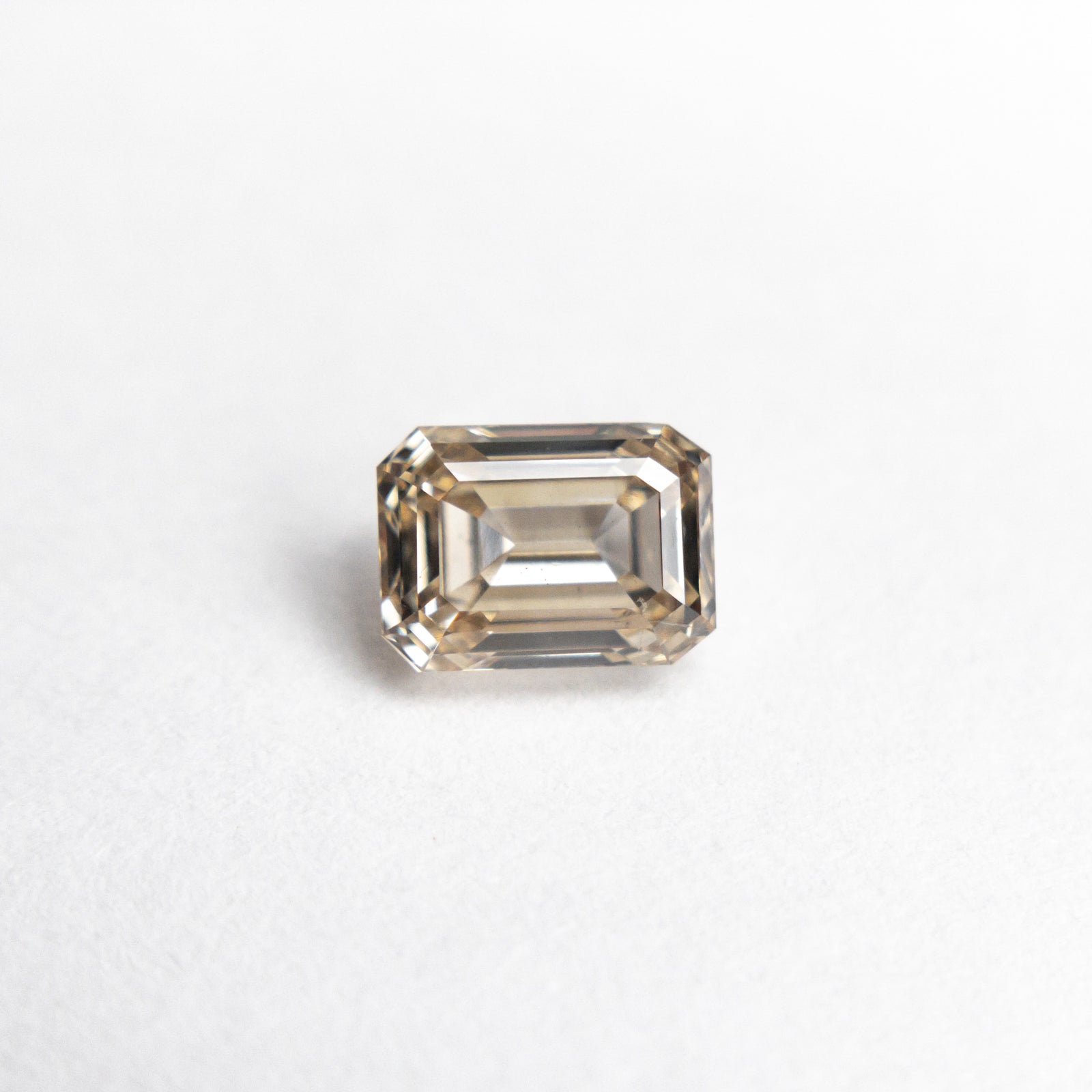 0.69ct 5.67x4.13x2.86mm SI1 C3 Cut Corner Rectangle Step Cut 22753-03