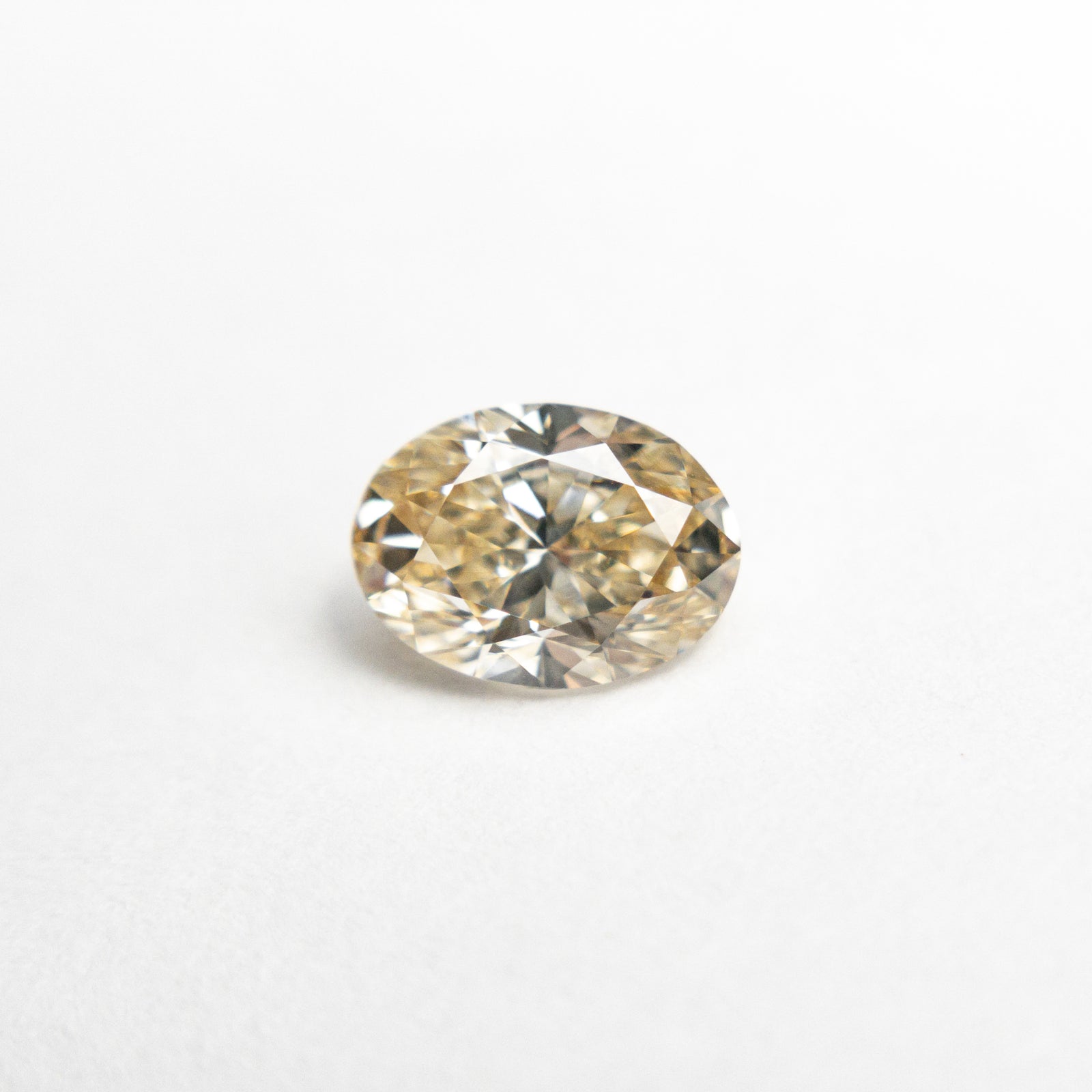 0.70ct 6.55x4.82x3.16mm VS2 C4 Oval Brilliant 22753-08