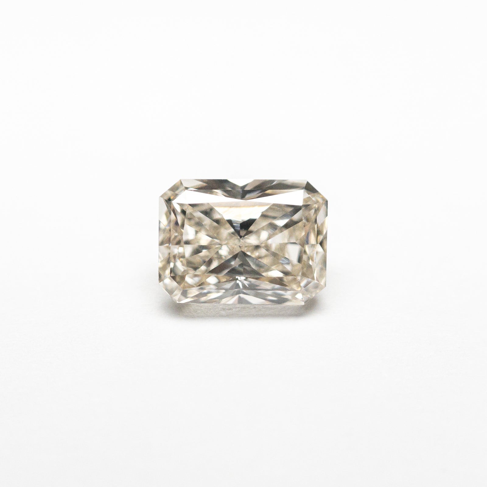 0.71ct 5.70x4.24x3.07mm VS2 C2 Cut Corner Rectangle Brilliant 22753-10