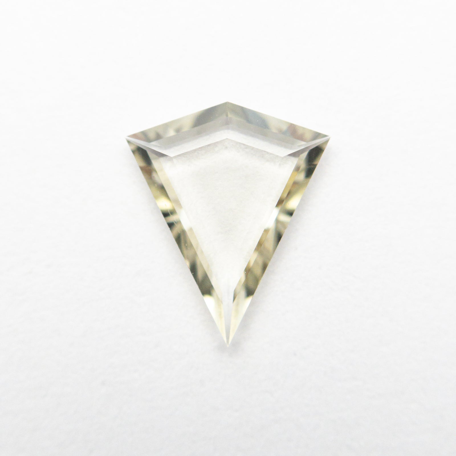 0.61ct 8.72x7.34x1.34mm Kite Portrait Cut Sapphire 22901-01