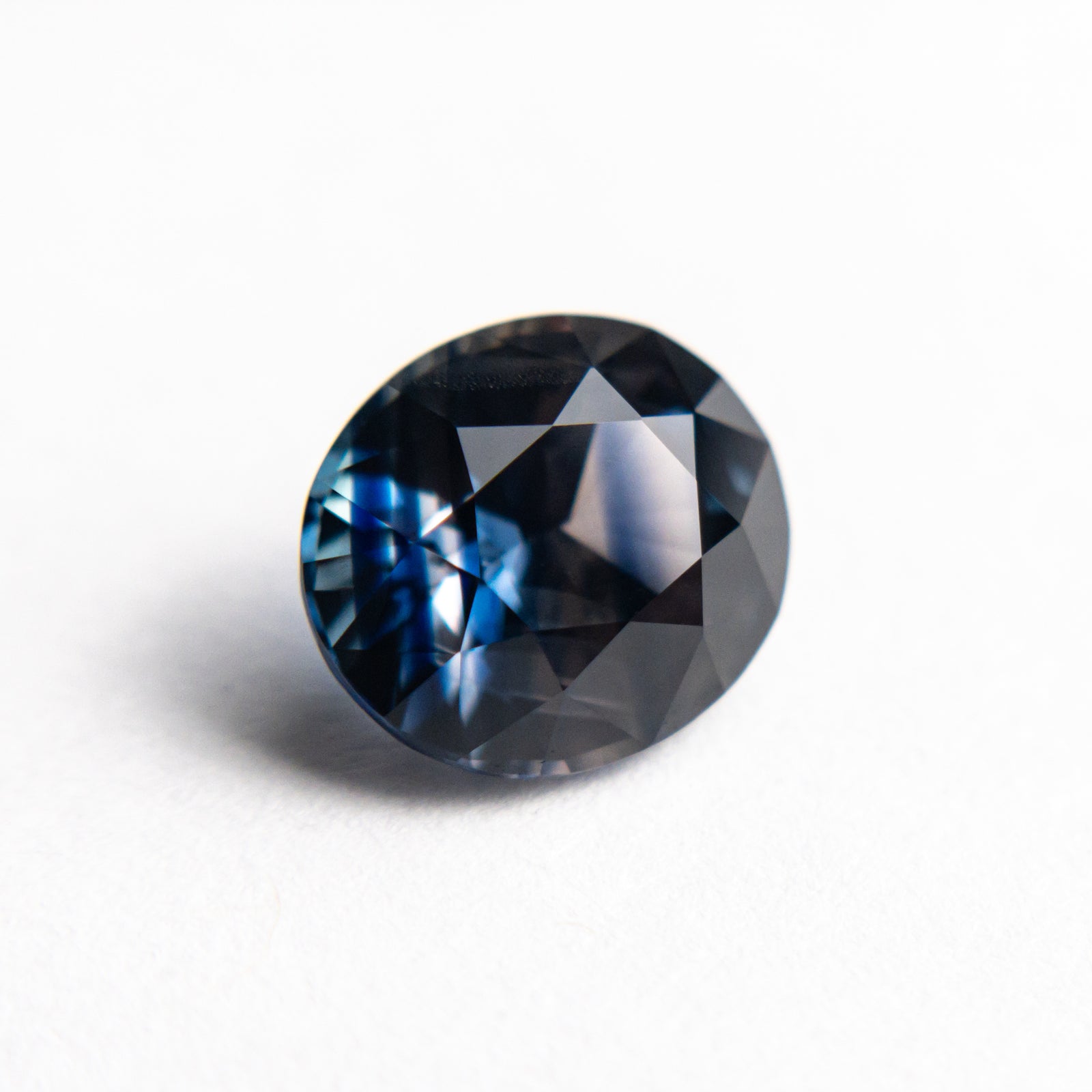 2.80ct 8.97x7.61x5.23mm Oval Brilliant Sapphire 22928-01